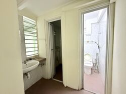 Jalan Besar (D8), Office #500559181